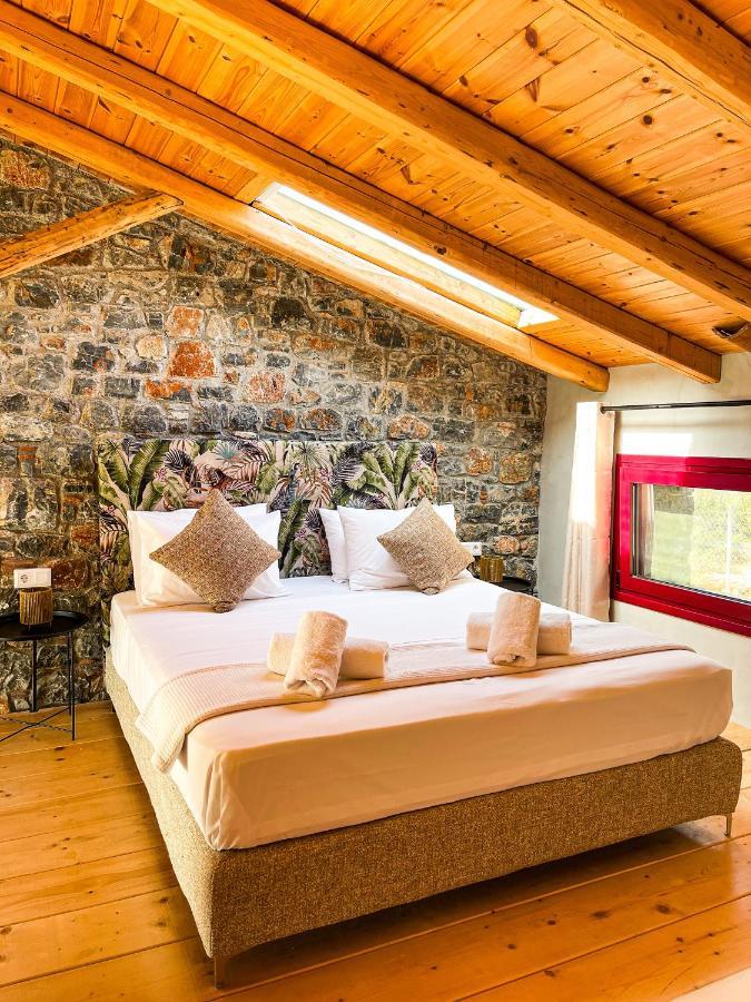 Modern Stone Villas With Swimming Pool Аливерион Экстерьер фото